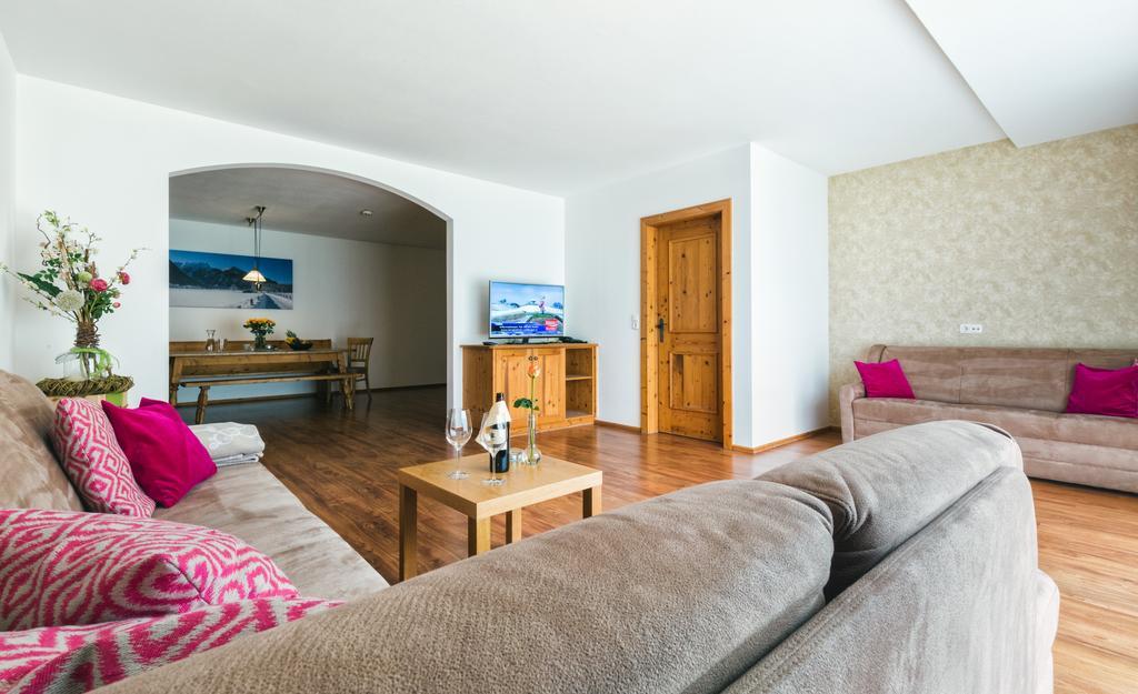 Apparthotel Alpenchalet Neukirchen am Grossvenediger Ngoại thất bức ảnh