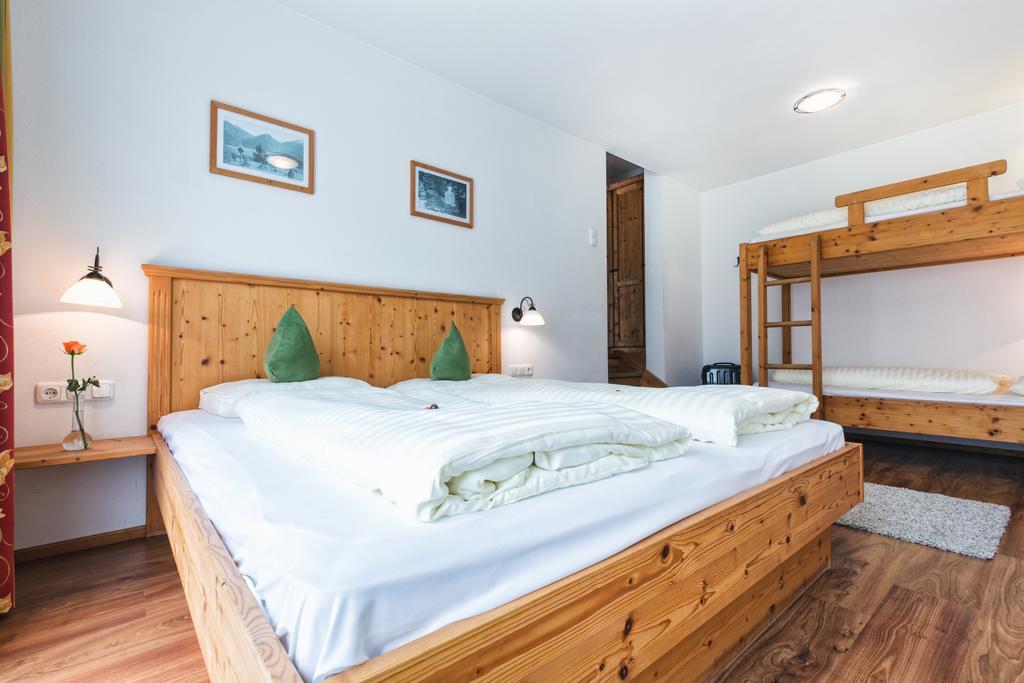 Apparthotel Alpenchalet Neukirchen am Grossvenediger Ngoại thất bức ảnh