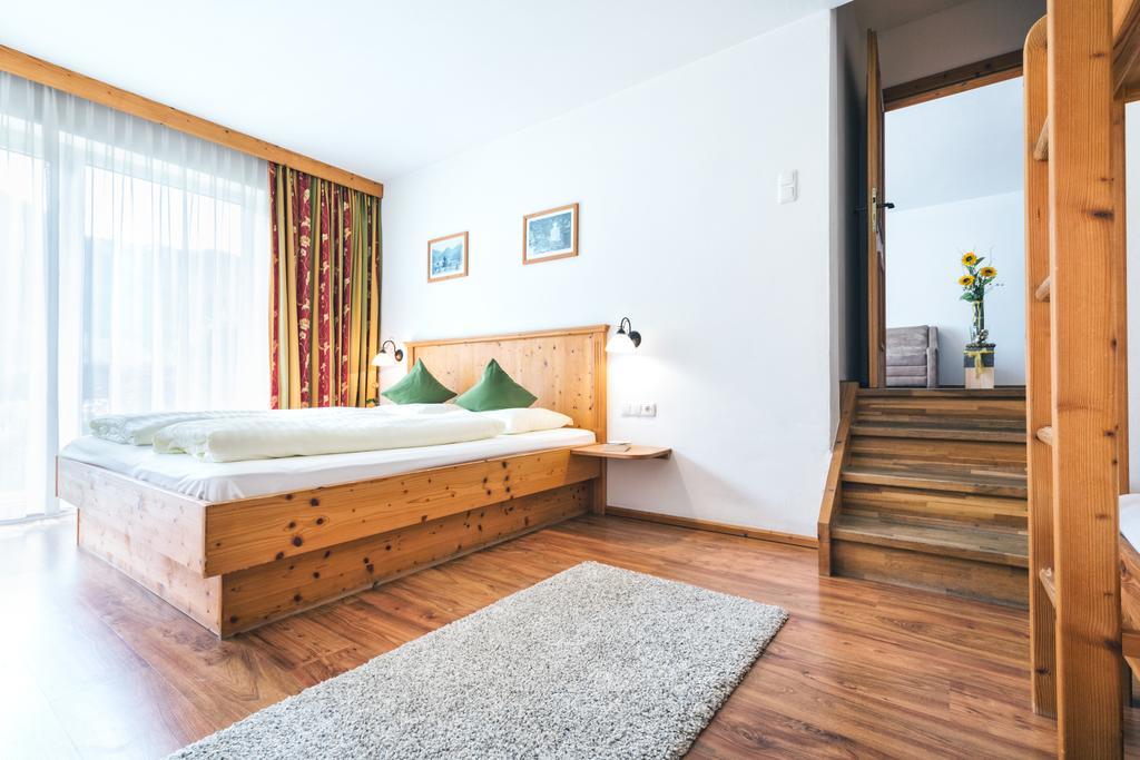 Apparthotel Alpenchalet Neukirchen am Grossvenediger Ngoại thất bức ảnh